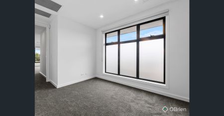 Brand New Contemporary Home in a Prime Highett Location - Photo 3