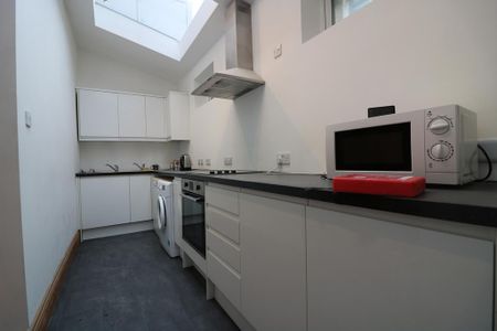 House share to rent - Photo 2