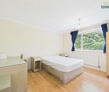 4 bedroom terraced house to rent - Photo 5