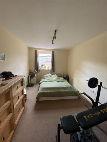 1 bedroom flat to rent - Photo 2