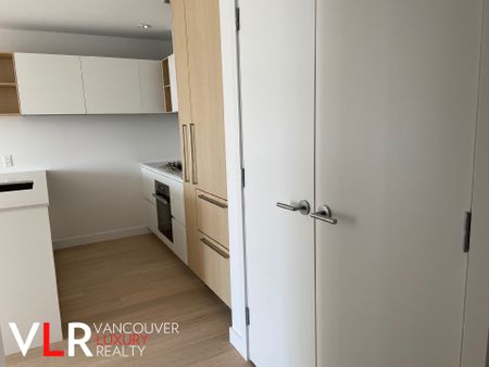 Condo in Burnaby, BC - Photo 2