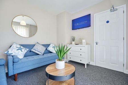 5 bedroom semi-detached house to rent - Photo 3