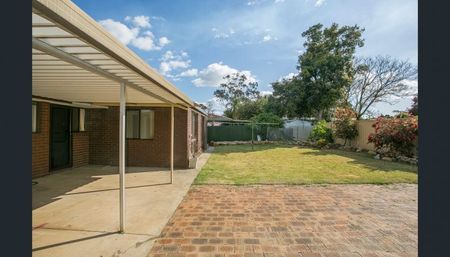 15 Becket Court, Camillo, WA 6111 - Photo 2