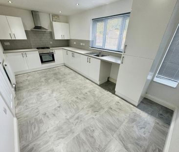 3 bedroom semi-detached house to rent - Photo 6