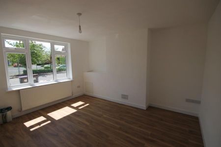 NEWPORT - £1,100 pcm - Photo 2