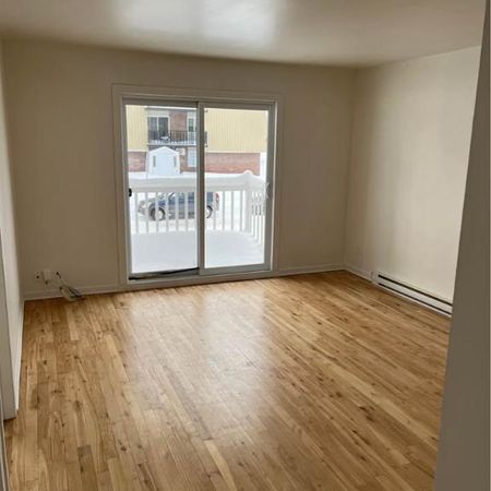 🏡 5 ½ complètement rénové à louer – Saint-Jérôme - Photo 3