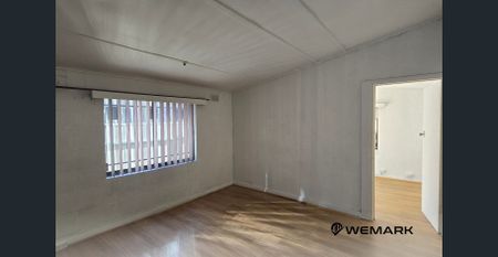 Cozy Rosewater Gem – 1 Florence Terrace 🏡🌿 - Photo 2