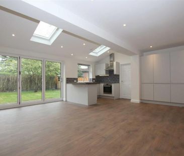 3 bedroom semi-detached house to rent - Photo 4