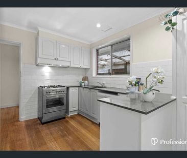 10 Laurus Court, Dandenong North VIC 3175 - Photo 3