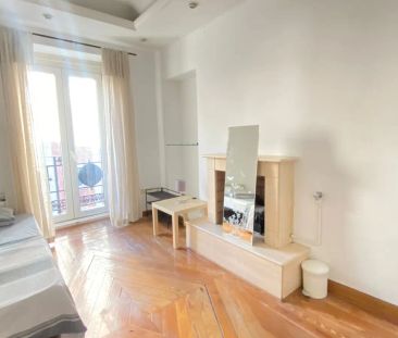 Room for rent in 7-bedroom apartment in Malasaña - Foto 4