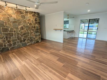 MODERN AND SPACIOUS - Photo 5