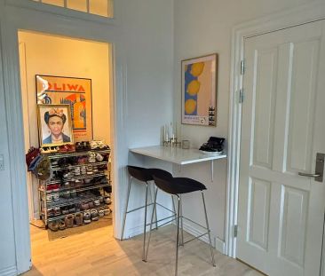 Indbydende lejlighed med klassiske detaljer i Aalborg - Foto 1