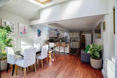 6 bedroom terraced house to rent - Photo 3