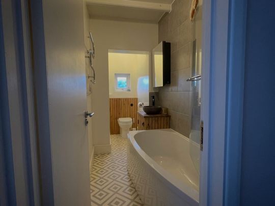 2 Bed Flat, Bonchurch Road, BN2 - Photo 1