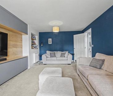 4 bedroom detached house to rent - Photo 4