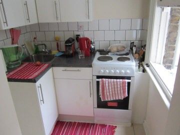 Large double studio with separate kitchen - £240pw - Photo 3