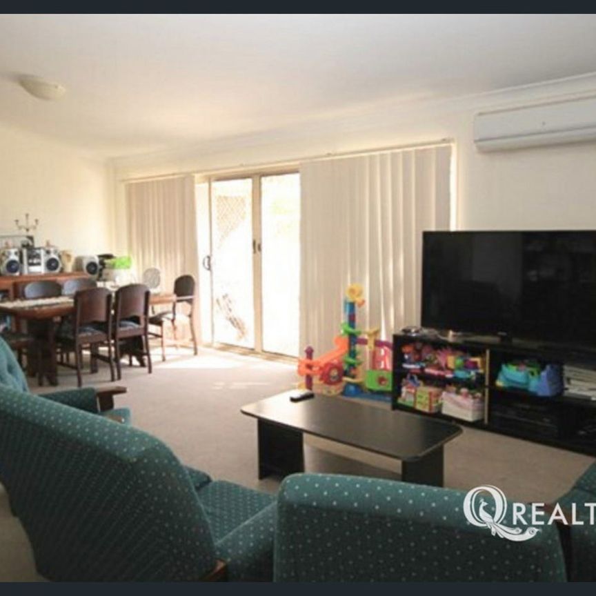 🏡Lowset Brick Home Looking For New Tenants! - Photo 1