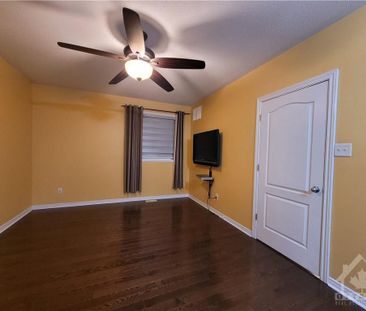 For Lease - 239 HIGHPOINTE Crescent, Barrhaven, Ontario - Photo 4
