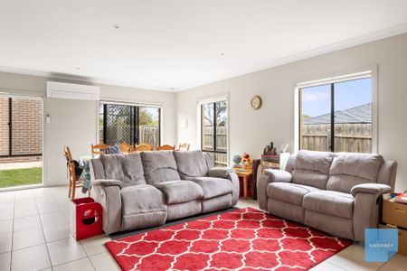 Please contact catie@sweeneyea.com.au for private inspections. - Photo 3