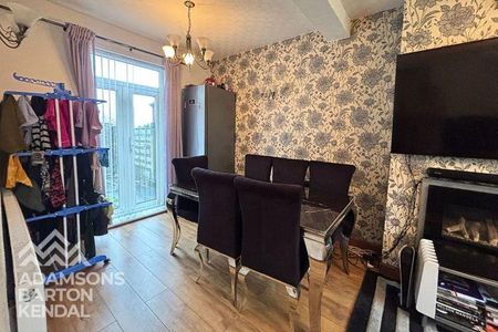 3 bedroom semi-detached house to rent - Photo 5