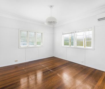 Could this be your new family home? - Photo 6