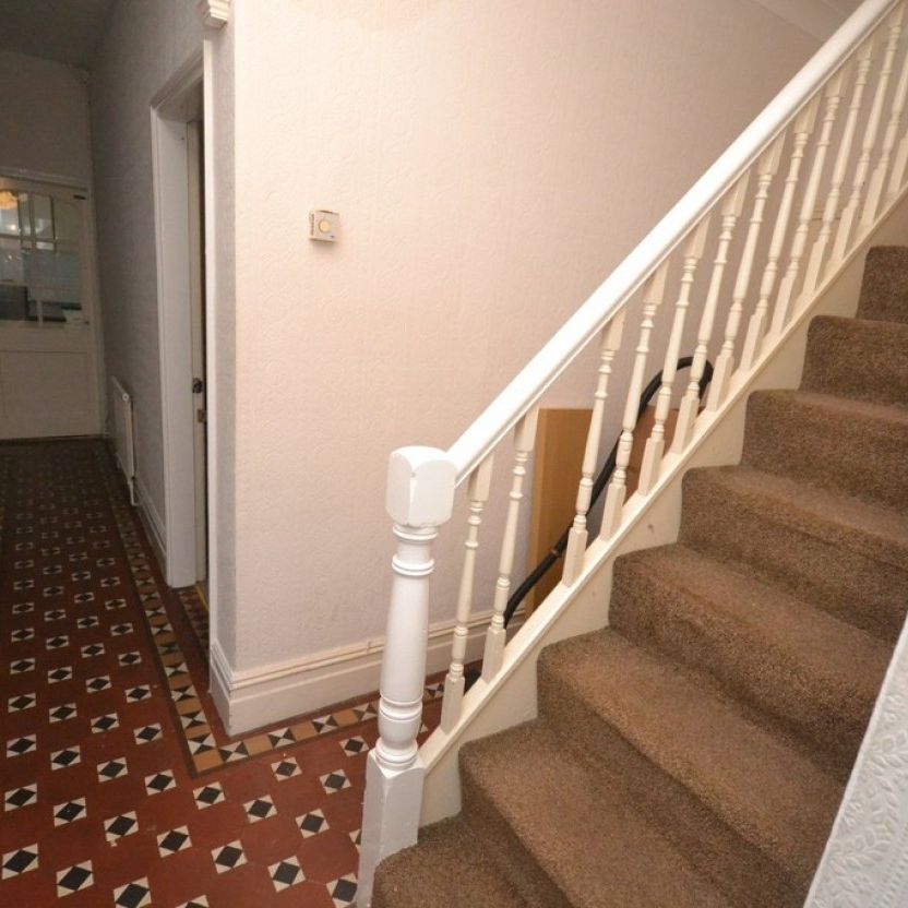 4 bed Mid Terraced House for Rent - Photo 1