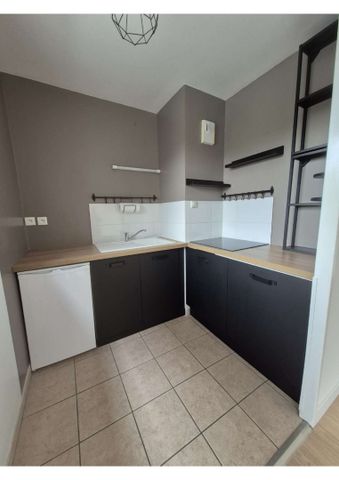 Location Appartement 2 pièces 39m² BETHUNE 62400 - Photo 2