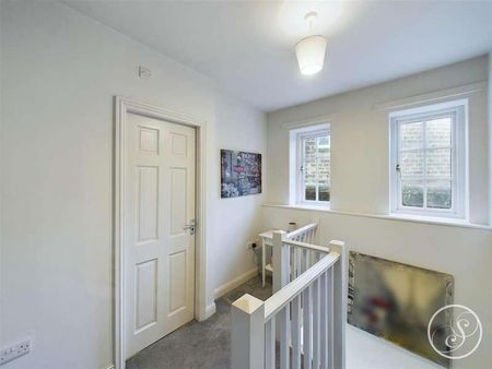 The Avenue, Harewood, Leeds, LS17 - Photo 5