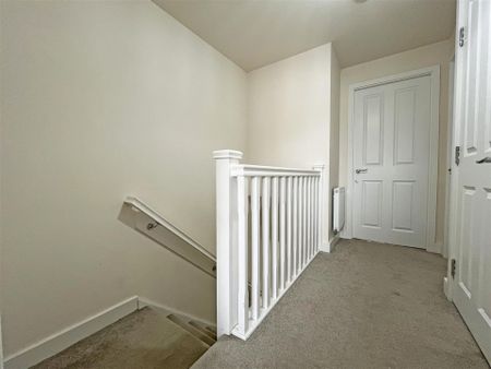 3 bedroom Town house to rent - Photo 3