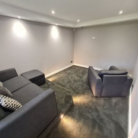 Yeoman Park, Bearsted - Photo 1