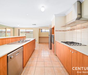 Spacious & Homely 4x2x2 in Quiet Area - Photo 4