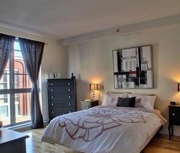 Superbe condo style penthouse sur deux niveaux de 1000 pc - Photo 1