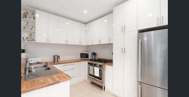 Low Maintenance 3 bedroom home! - Photo 1