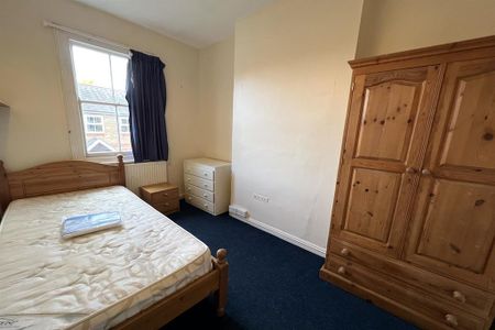 4 bedroom terraced house to rent - Photo 2