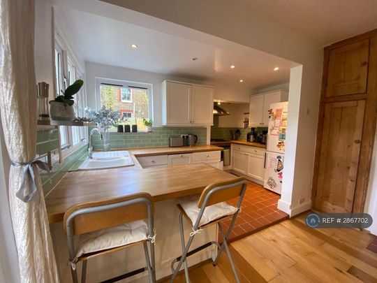 2 bedroom maisonette to rent - Photo 1