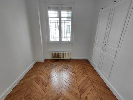location Appartement T3 DE 97.8m² À PARIS - Photo 3