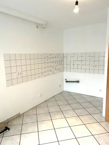 Großzügige 3-Zimmer-Wohnung mit Aufzug und 2 Balkonen in Leverkusen-Schlebusch! - Photo 4