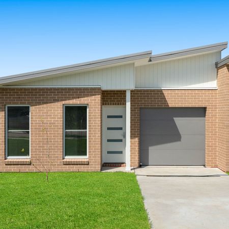 BRAND NEW DUPLEX IN POPULAR ESTATE - Photo 3