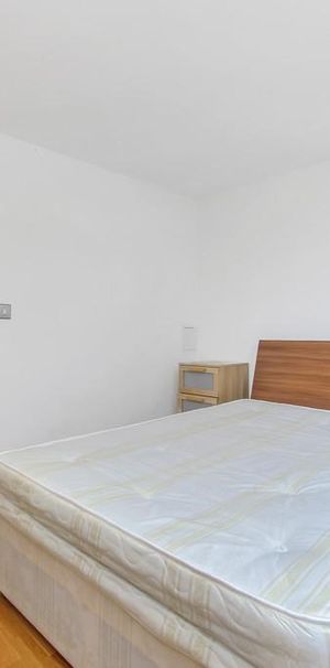 1 bedroom in a flat share to rent - Photo 1
