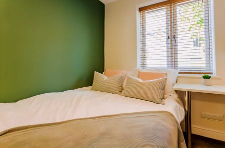 8 Bedrooms 2 bathrooms - Photo 2