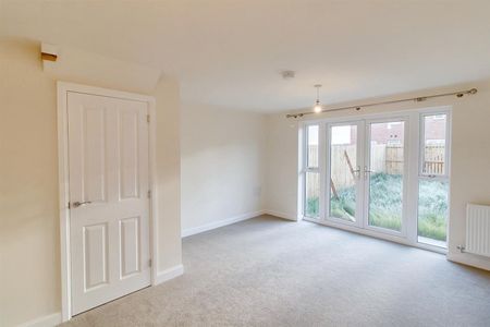 3 Bedroom House - Townhouse - Photo 3