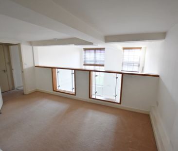 Gammons Lane, Watford, WD24 - Photo 2