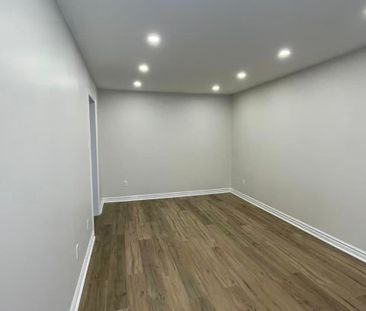 For Lease - 172 Highglen Avenue, Markham, Ontario - Photo 2