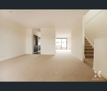 Spacious Townhouse in Prime Footscray Pocket - Photo 1