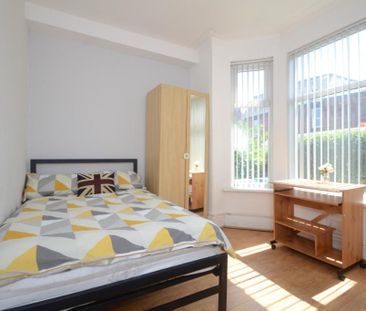 4 bedroom terraced house to rent - Photo 4