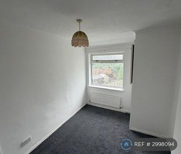 2 bedroom semi-detached house to rent - Photo 6