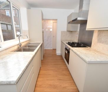 3 bedroom terraced house to rent - Photo 6