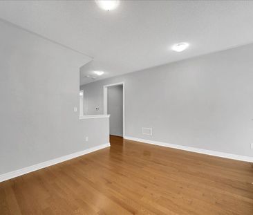 For Lease - 17 Fortis Crescent, Bradford West Gwillimbury, Ontario - Photo 3