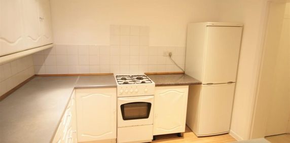 1 bedroom ground floor flat to rent - Photo 2