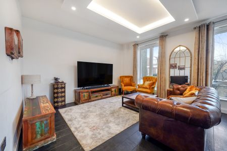 Ashchurch Grove, Hammersmith, London, W12 - Photo 4